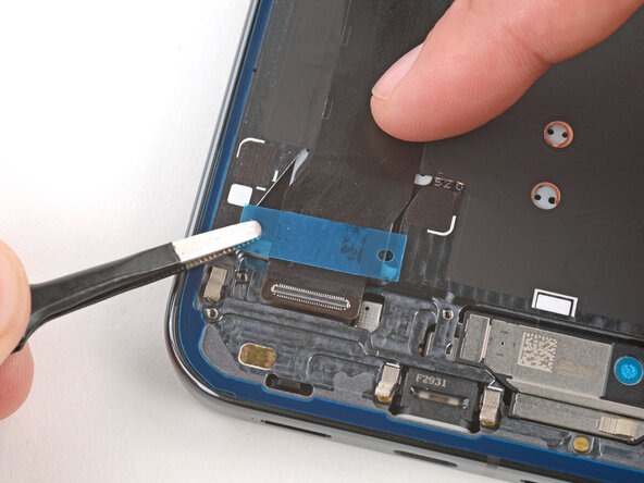 Google Pixel 10 Pro XL Screen Replacement, Apply new screen cable adhesive: 26 단계, 이미지 3개 중 1개