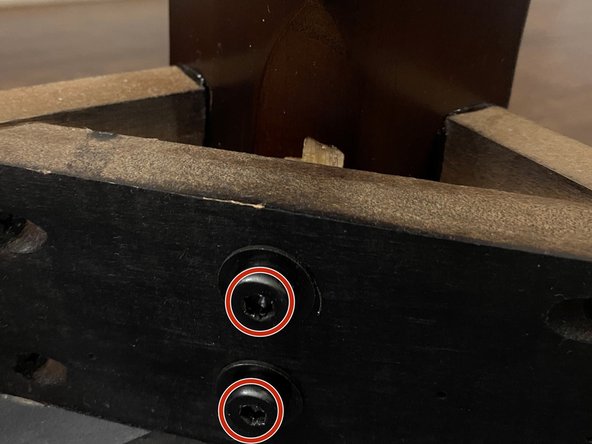 How to Reattach a Broken Table Leg: crwdns2935265:07crwdnd2935265:03crwdnd2935265:03crwdne2935265:0