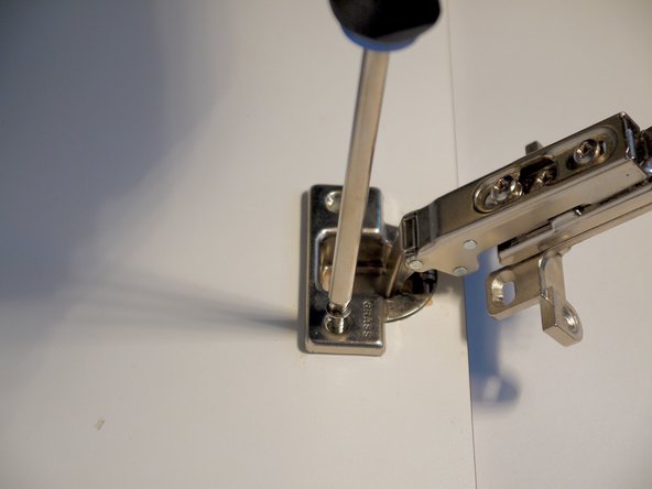 How to Replace Concealed Cabinet Hinges: crwdns2935265:03crwdnd2935265:03crwdnd2935265:03crwdne2935265:0