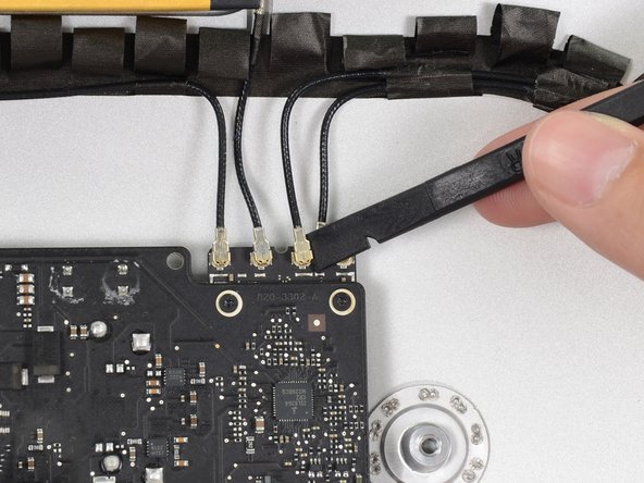 iMac Intel 21.5" EMC 2638 Blade SSD Replacement: crwdns2935265:054crwdnd2935265:02crwdnd2935265:03crwdne2935265:0