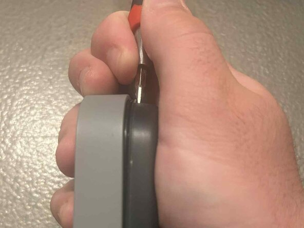 Google Nest Doorbell WiFi GWX3T Battery Replacement, Open the housing: crwdns2935265:02crwdnd2935265:01crwdnd2935265:02crwdne2935265:0