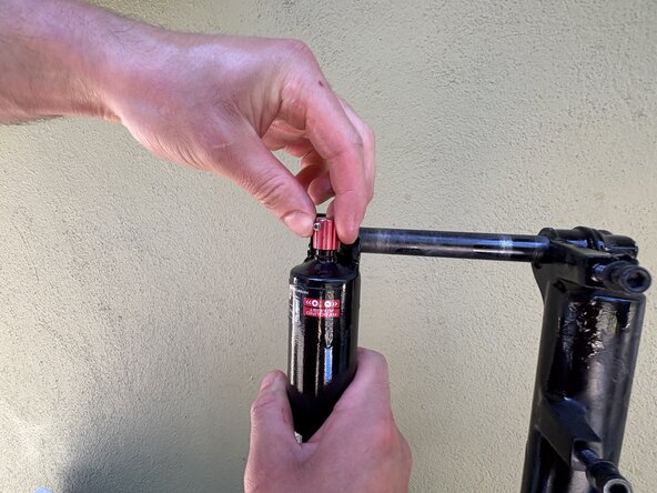 Fox32 Mountain Bike Front Air Suspension Fork Seal and Oil Replacement: étape 47, image 1 de 3