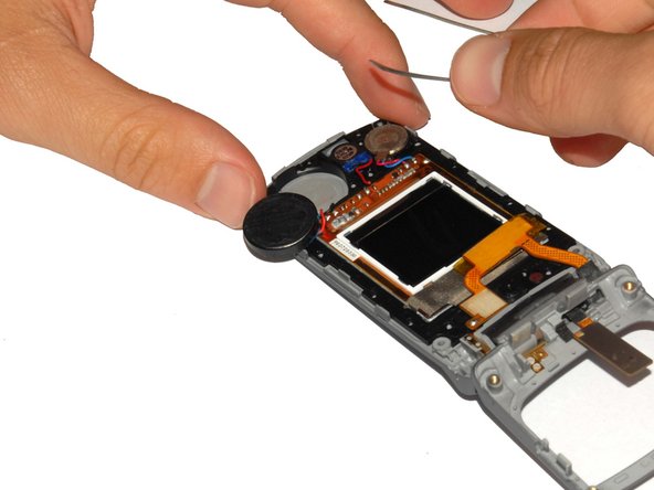 LG VX5500 Phone Casing Replacement: crwdns2935265:010crwdnd2935265:02crwdnd2935265:02crwdne2935265:0