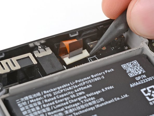 Steam Deck OLED Audio Board Replacement, Unlock the audio board connector: crwdns2935265:011crwdnd2935265:02crwdnd2935265:03crwdne2935265:0