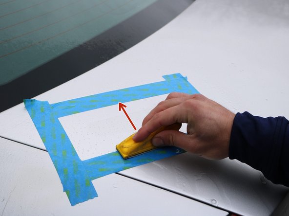 How to Repair a Scratch On a Car: crwdns2935265:07crwdnd2935265:02crwdnd2935265:03crwdne2935265:0