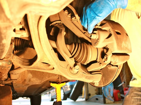 2003-2007 Honda Accord Front Brake Pads Replacement: crwdns2935265:07crwdnd2935265:03crwdnd2935265:03crwdne2935265:0