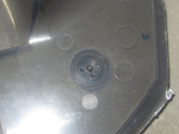 iRobot Scooba 3xx Tank Teardown, Clean Water Tank: crwdns2935265:06crwdnd2935265:03crwdnd2935265:03crwdne2935265:0