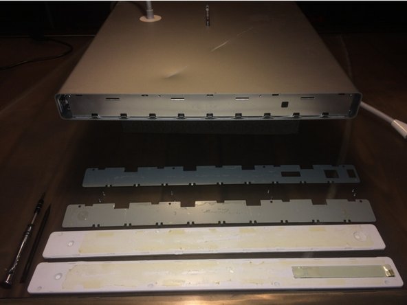 Apple Cinema HD Display 30" Teardown, Left secondary side panel: step 7, image 2 of 2