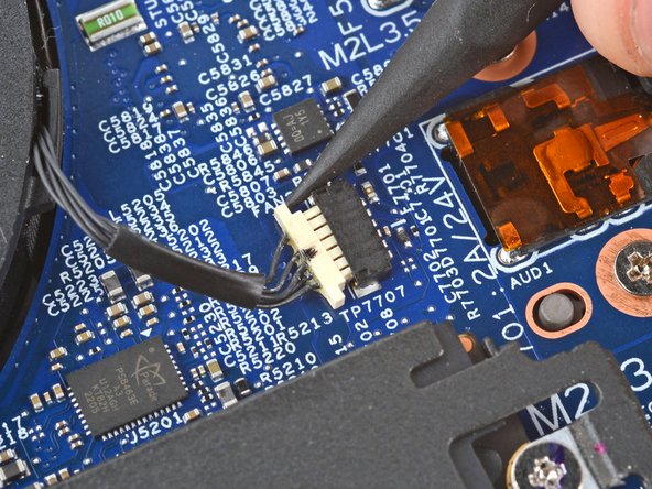 Lenovo ThinkPad P1 Gen 7 Fans and Heatsink Assembly Replacement, Disconnect the assembly: crwdns2935265:013crwdnd2935265:02crwdnd2935265:03crwdne2935265:0