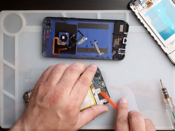 Huawei Y7 2018 (LDN-L21) Display Assembly with Frame Replacement, Logic Board Removal - Part 2: crwdns2935265:04crwdnd2935265:02crwdnd2935265:03crwdne2935265:0