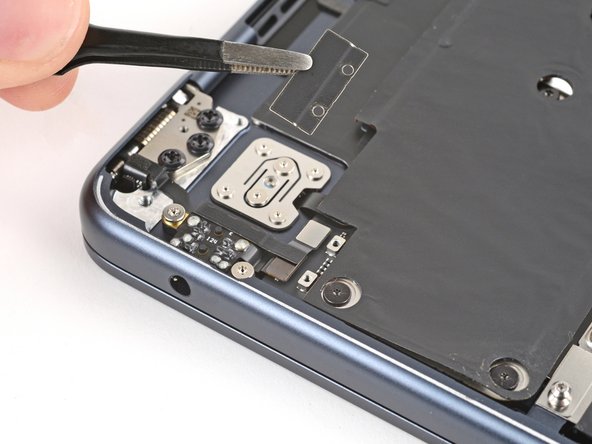 MacBook Air 2022 (M2) Screen Replacement: crwdns2935265:025crwdnd2935265:02crwdnd2935265:02crwdne2935265:0