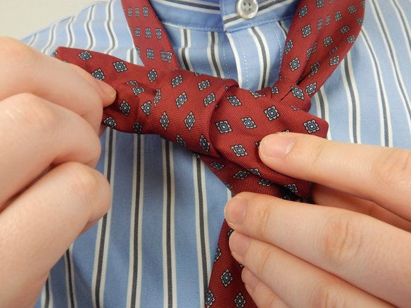 How to Tie a Tie: Trinity: crwdns2935265:013crwdnd2935265:02crwdnd2935265:03crwdne2935265:0