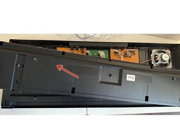 Yamaha PSR-R200 Rubbers and Operational amplifier Replacement, Open the case II: crwdns2935265:02crwdnd2935265:01crwdnd2935265:03crwdne2935265:0