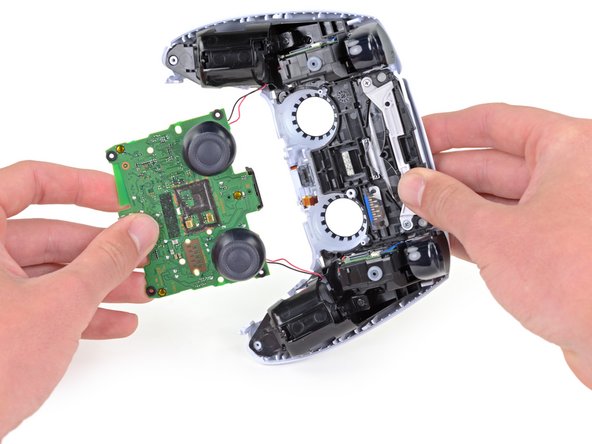 Sony DualSense Controller Microphone Replacement, Flip over the controller: crwdns2935265:028crwdnd2935265:02crwdnd2935265:03crwdne2935265:0