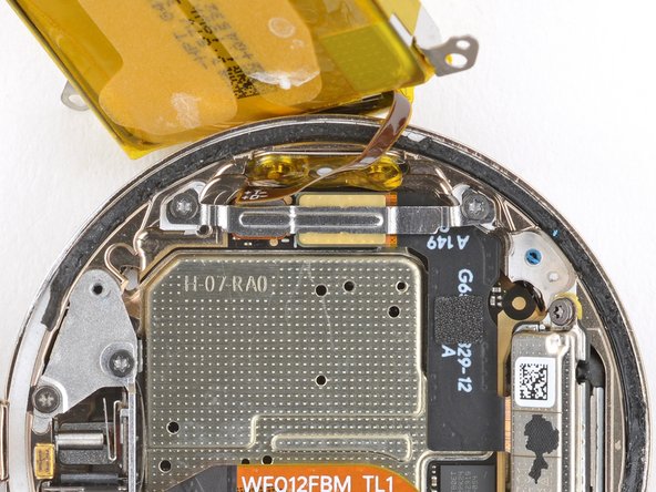 Google Pixel Watch 2 Battery Replacement, Unfasten the battery connector bracket: 21 단계, 이미지 2개 중 2개