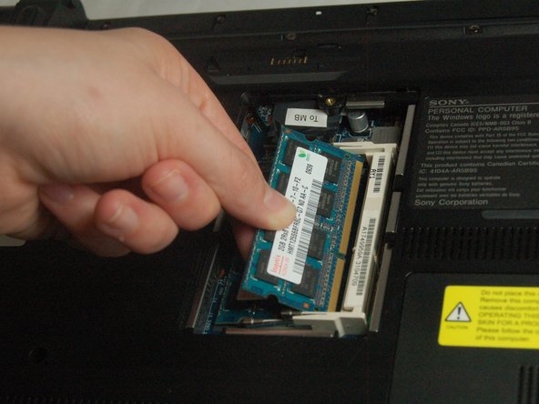 Sony Vaio VPCCW17FX RAM Replacement: crwdns2935265:06crwdnd2935265:03crwdnd2935265:03crwdne2935265:0