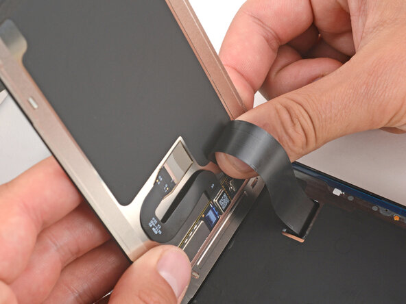 Google Pixel 10 Pro XL Screen Replacement, Secure the screen cable: 33 단계, 이미지 2개 중 2개