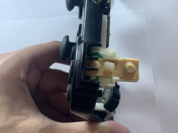 PlayStation 2 Controller L/R Trigger and Shoulder Buttons Replacement: crwdns2935265:04crwdnd2935265:02crwdnd2935265:02crwdne2935265:0