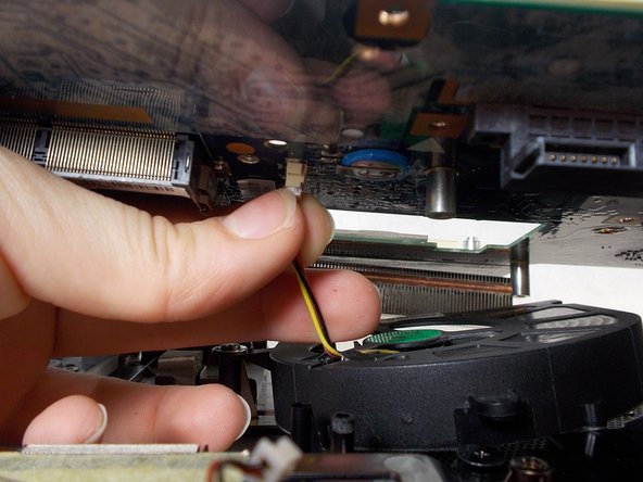 Toshiba Qosmio X305-Q704 Fan Replacement: crwdns2935265:016crwdnd2935265:02crwdnd2935265:03crwdne2935265:0