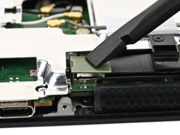 Nintendo Switch 2 MicroSD Card Reader Replacement, Connect the MicroSD card reader: crwdns2935265:032crwdnd2935265:01crwdnd2935265:02crwdne2935265:0