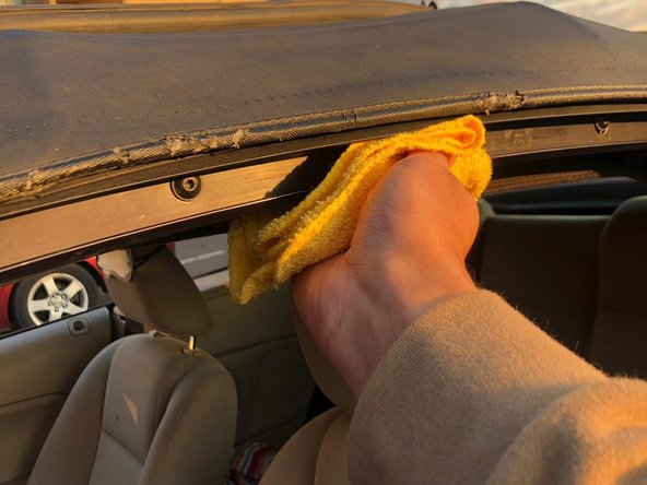 2006 (convertible) Ford Mustang Weatherproofing Car Window Replacement: crwdns2935265:06crwdnd2935265:02crwdnd2935265:02crwdne2935265:0