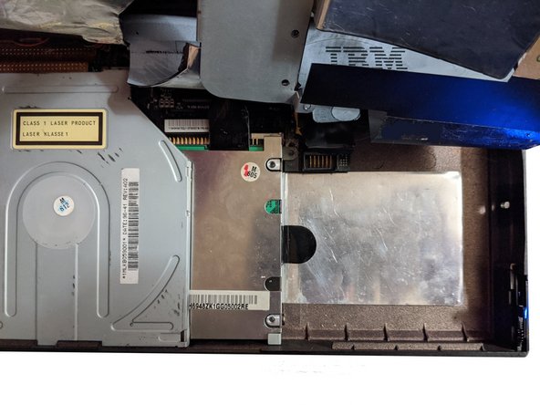 IBM ThinkPad 365 X/XD Hard Drive Replacement, Removing the Hard Drive: crwdns2935265:04crwdnd2935265:02crwdnd2935265:03crwdne2935265:0
