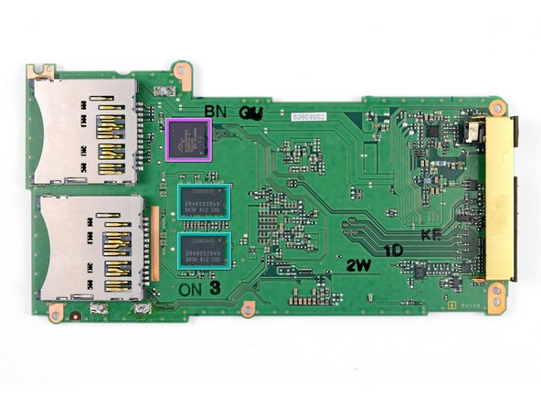 Nikon D600 Teardown: crwdns2935265:021crwdnd2935265:02crwdnd2935265:02crwdne2935265:0