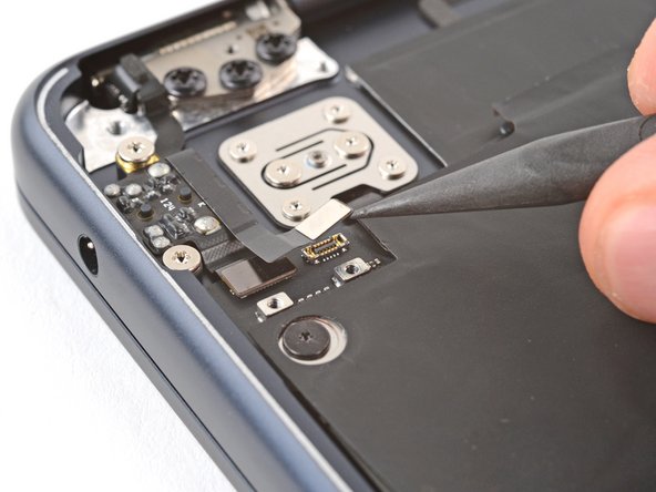 MacBook Air 2022 (M2) Screen Replacement: crwdns2935265:026crwdnd2935265:02crwdnd2935265:02crwdne2935265:0