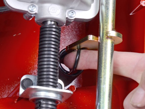 Toro Walk Behind Mowers 21199HD 2018 Rear Axle Replacement, Unhook the axle spring: crwdns2935265:07crwdnd2935265:02crwdnd2935265:03crwdne2935265:0