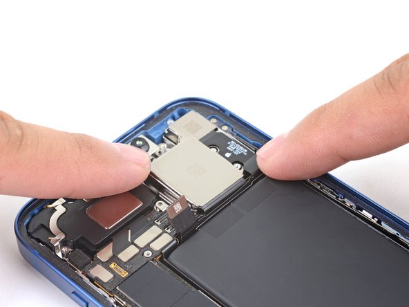iPhone 13 Rear-Facing Camera Replacement