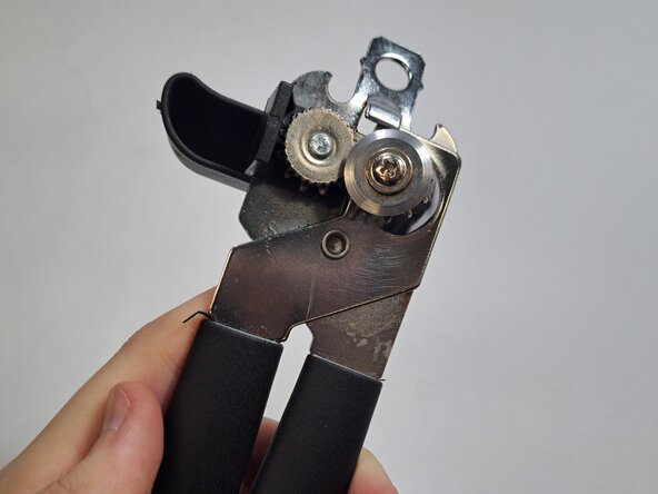 Manual Top-Cut Can Opener Cutting Wheel Replacement: crwdns2935265:05crwdnd2935265:03crwdnd2935265:03crwdne2935265:0