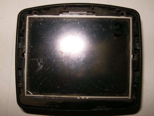 TomTom One 310 LCD and Touchscreen Replacement: crwdns2935265:05crwdnd2935265:02crwdnd2935265:03crwdne2935265:0