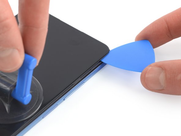 Xiaomi Mi 11 Lite Screen Replacement, Slice the adhesive: crwdns2935265:018crwdnd2935265:02crwdnd2935265:02crwdne2935265:0