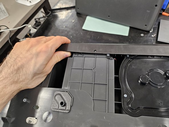 S7 MaxV Ultra dock: Suction fan replacement, Remove the front cover of the dock.: crwdns2935265:013crwdnd2935265:02crwdnd2935265:03crwdne2935265:0