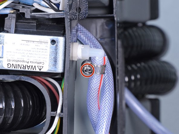 Karcher Carpet Cleaner BRC3015C 2018 Pump Replacement, Remove the pump hoses: crwdns2935265:07crwdnd2935265:02crwdnd2935265:02crwdne2935265:0