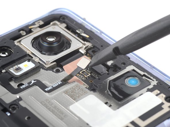 Xiaomi 12 Screen Replacement, Disconnect the flash: crwdns2935265:013crwdnd2935265:02crwdnd2935265:02crwdne2935265:0