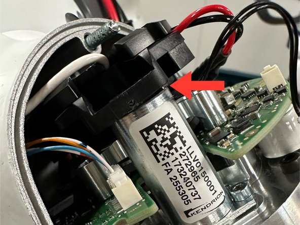 Franka Emika Panda Robot Electromagnetic Locking System (Brake) Replacement, Loosen the black plastic cap: crwdns2935265:04crwdnd2935265:03crwdnd2935265:03crwdne2935265:0