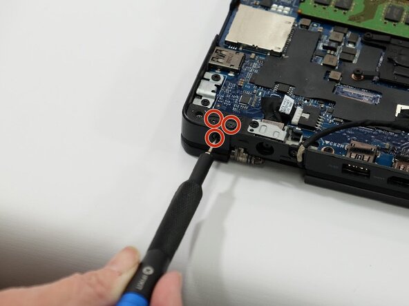 Dell Latitude 5580 Display Replacement: crwdns2935265:010crwdnd2935265:02crwdnd2935265:02crwdne2935265:0