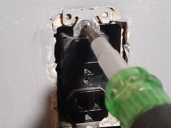 Electrical Outlet/Receptacle Replacement: crwdns2935265:017crwdnd2935265:02crwdnd2935265:02crwdne2935265:0