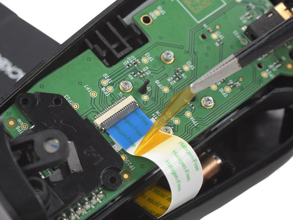 Backbone One Left Mainboard Replacement, Remove the protective tape: crwdns2935265:03crwdnd2935265:02crwdnd2935265:03crwdne2935265:0