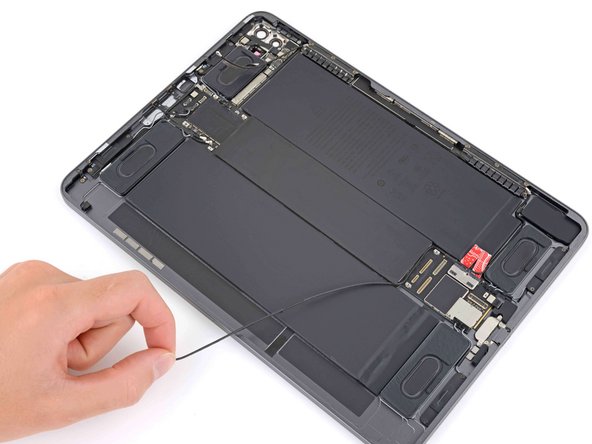 iPad Pro 11" 2nd Gen Logic Board Replacement, Reposition the bottom right Wi-Fi antenna cable cable: crwdns2935265:065crwdnd2935265:03crwdnd2935265:03crwdne2935265:0