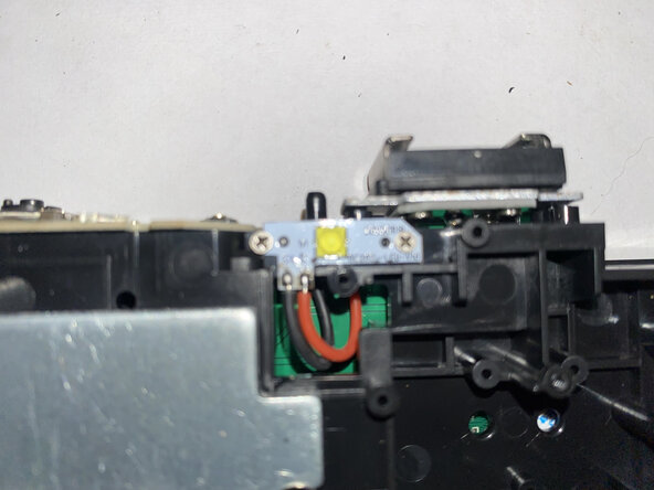 Sonida DC202 Camera Teardown, Flash: crwdns2935265:011crwdnd2935265:02crwdnd2935265:03crwdne2935265:0