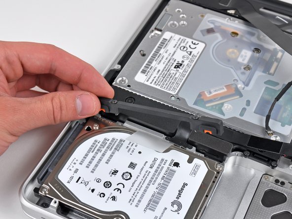 MacBook Pro 15" Unibody Mid 2010 Upper Case Replacement, Upper Case: crwdns2935265:027crwdnd2935265:02crwdnd2935265:02crwdne2935265:0