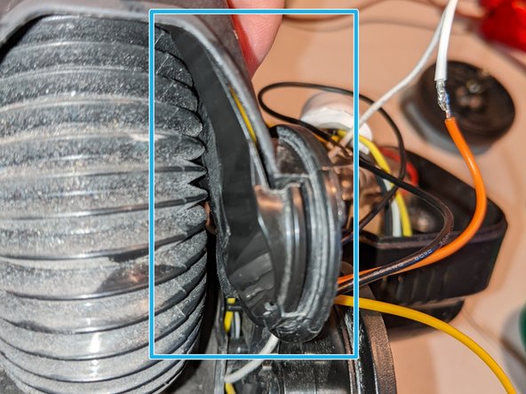 Shark IC160 ICZ160 P50 Floor Nozzle Teardown, Access to the hinge: crwdns2935265:06crwdnd2935265:03crwdnd2935265:03crwdne2935265:0