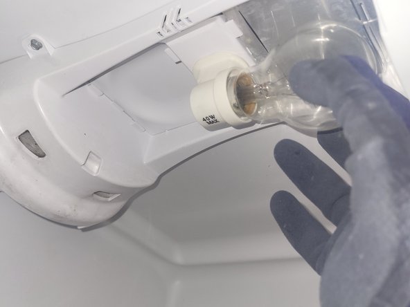 FRIGIDARE FFHT1514TW0 Refrigerator Light Bulb Replacement: 手順 6、 3の画像 3