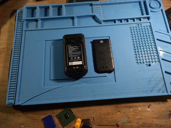 CAT S22 Teardown, the big screw: crwdns2935265:01crwdnd2935265:02crwdnd2935265:02crwdne2935265:0