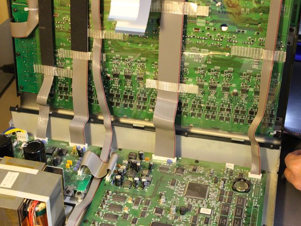 Yamaha DM1000 Faders Replacement, Opening the  console: crwdns2935265:06crwdnd2935265:02crwdnd2935265:03crwdne2935265:0