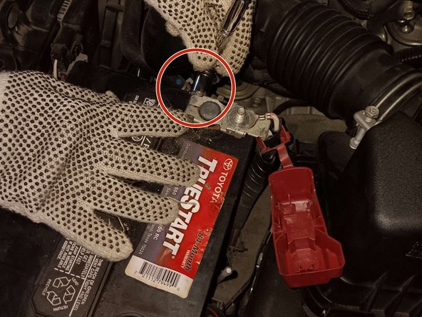 2018 Toyota Corolla LE Battery Replacement: crwdns2935265:04crwdnd2935265:03crwdnd2935265:03crwdne2935265:0