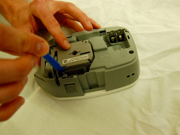 Fixing a Jammed Paper-Roll in your Brother PT-90 Personal Labeler: crwdns2935265:03crwdnd2935265:02crwdnd2935265:03crwdne2935265:0