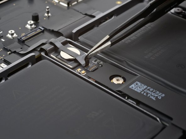 MacBook Pro 14" Late 2023 (M3) USB-C Ports Replacement, Reveal the battery board ZIF connector: crwdns2935265:012crwdnd2935265:02crwdnd2935265:02crwdne2935265:0